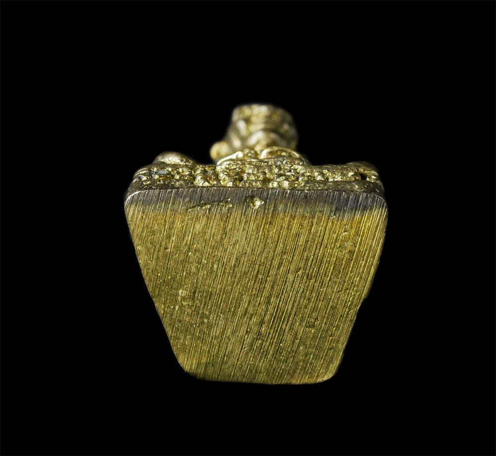 18Aug24 (121)bp.jpg - รูปหล่อหลวงปู่ขุ้ย ฐิตธัมโม วัดซับตะเคียน ต.ท่าด้วง อ.หนองไผ่ จ.เพชรบูรณ์ รุ่นมหาเศรษฐีสมปราถนา ไตรมาส ปี2550 เนื้อทองทิพย์ ทองระฆัง พระเก่าสวย มวลสาร [..] | https://kamulet.in.th